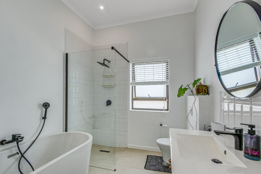 3 Bedroom Property for Sale in Eastford Glen Western Cape